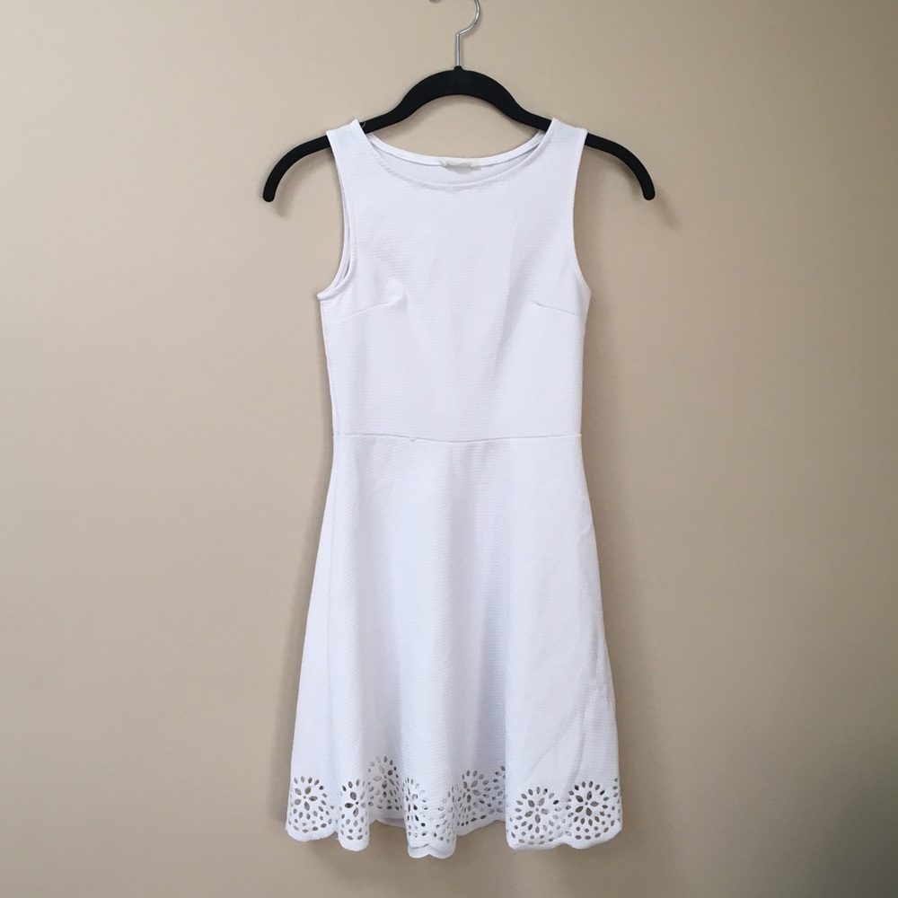 Peach Royal White Dress Eyelet Cutout Hemline XS